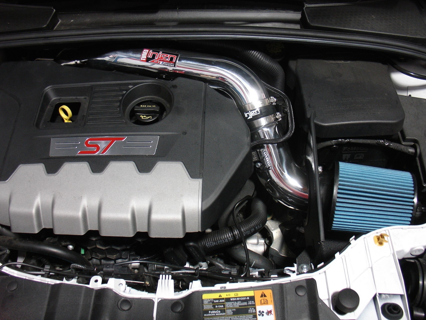 Ford Focus ST 2.0L Turbo Short ram intake system 2015/-