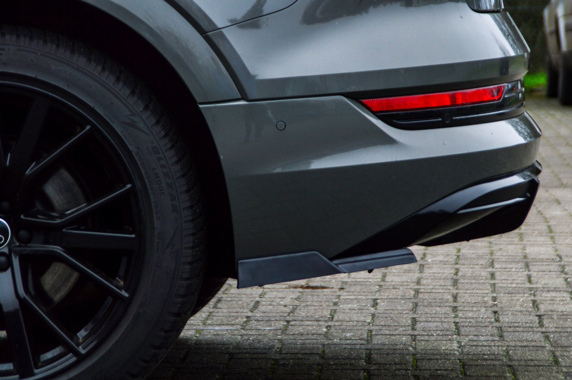 Zijdiffuser Audi E-Tron S-Line IN Tuning Glans Zwart