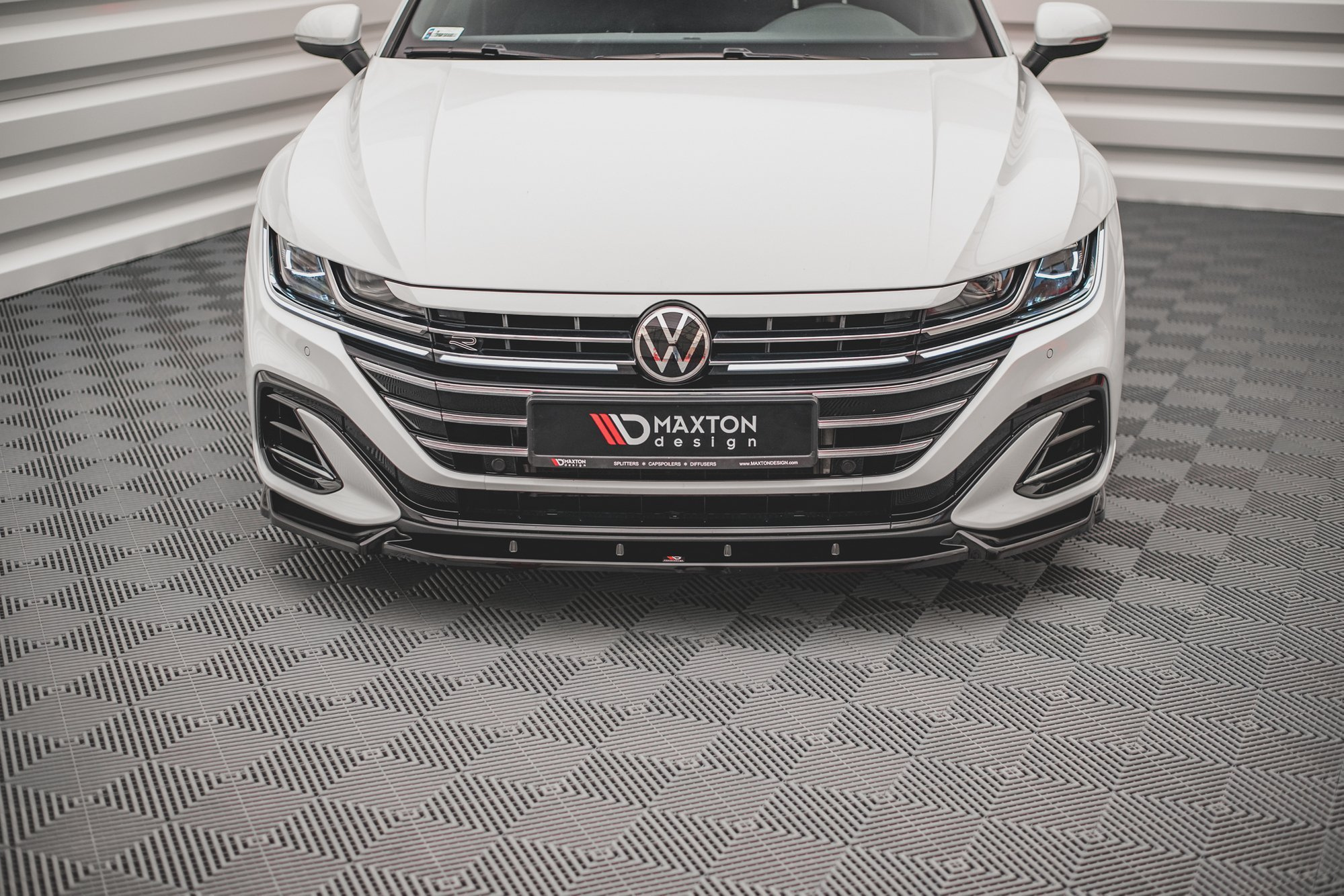 Bodykit Volkswagen Arteon R-Line Facelift Maxton Glanzend zwart