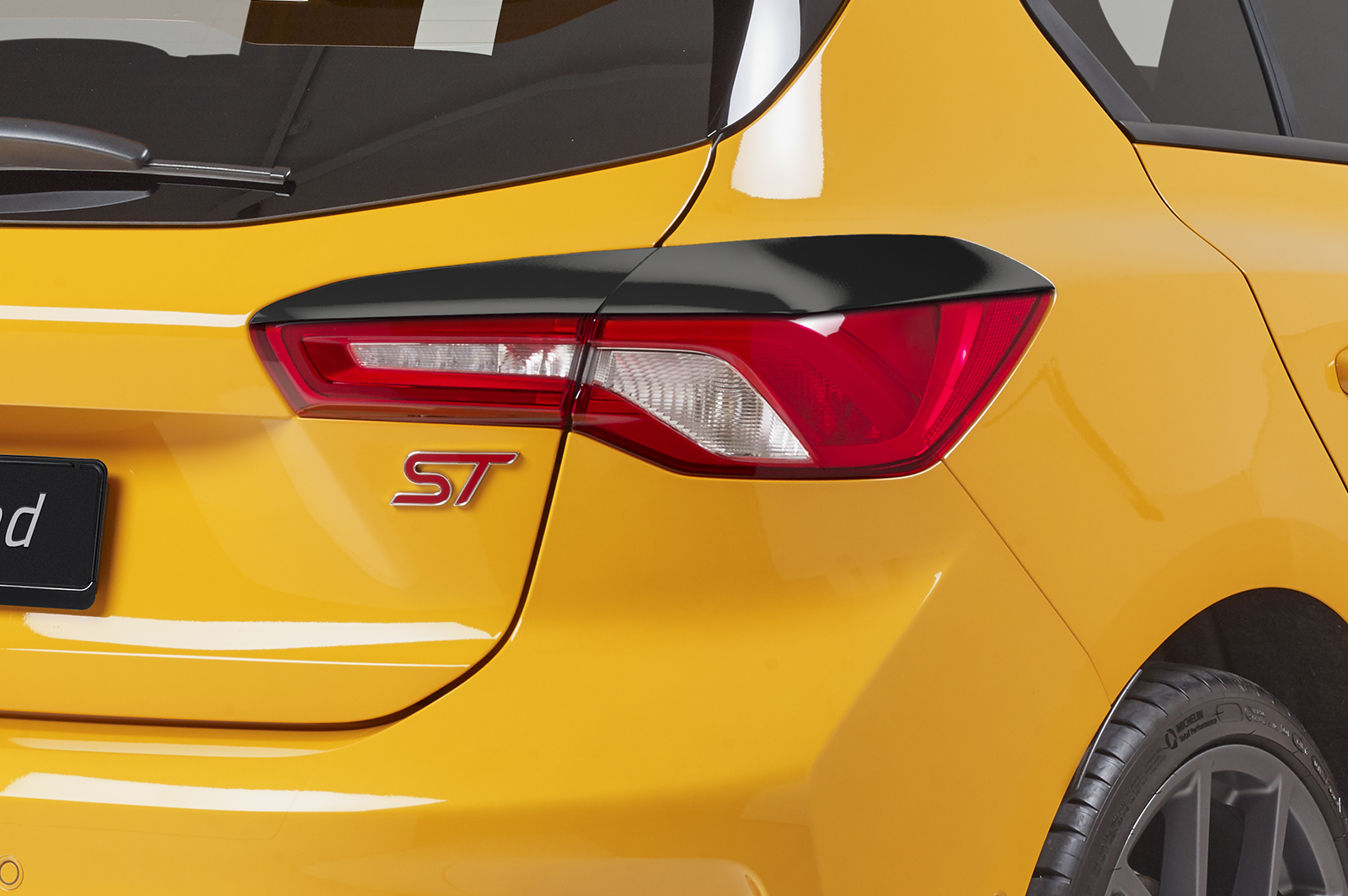Achterlichtspoiler Ford Focus MK4 Hatchback CSR Glans Zwart