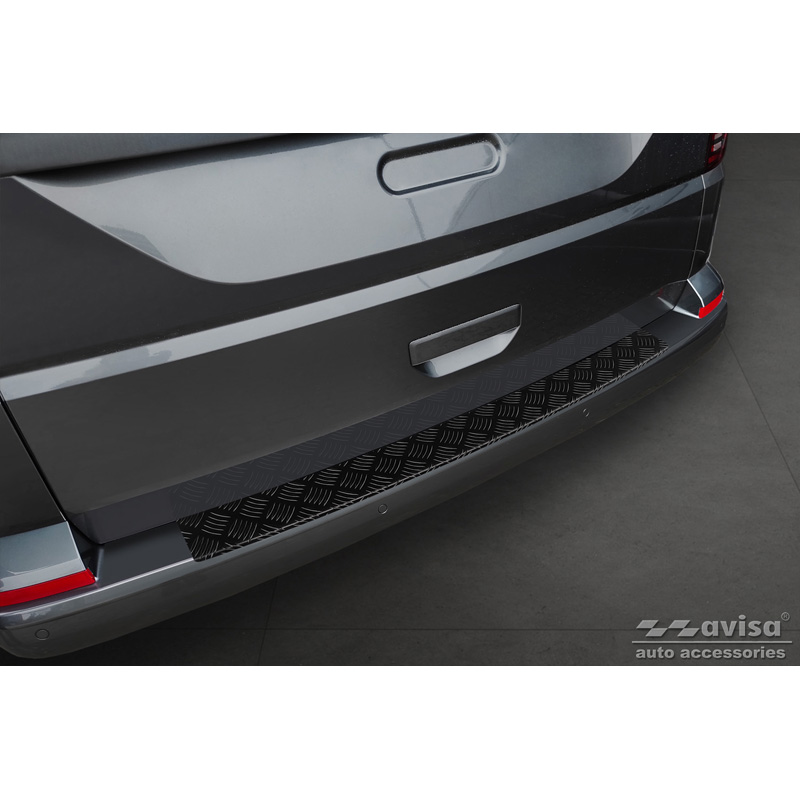 Matzwart Aluminium Achterbumperprotector  Volkswagen Transporter T6 2015- & FL 2019- (met achterklep) 'Riffled plate'