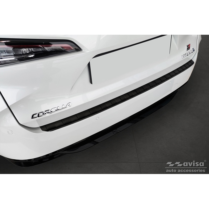 Matzwart RVS Achterbumperprotector  Toyota Corolla XII Combi 2019- (incl. GR Sport) & Suzuki Swace Combi 2020- 'Ribs'