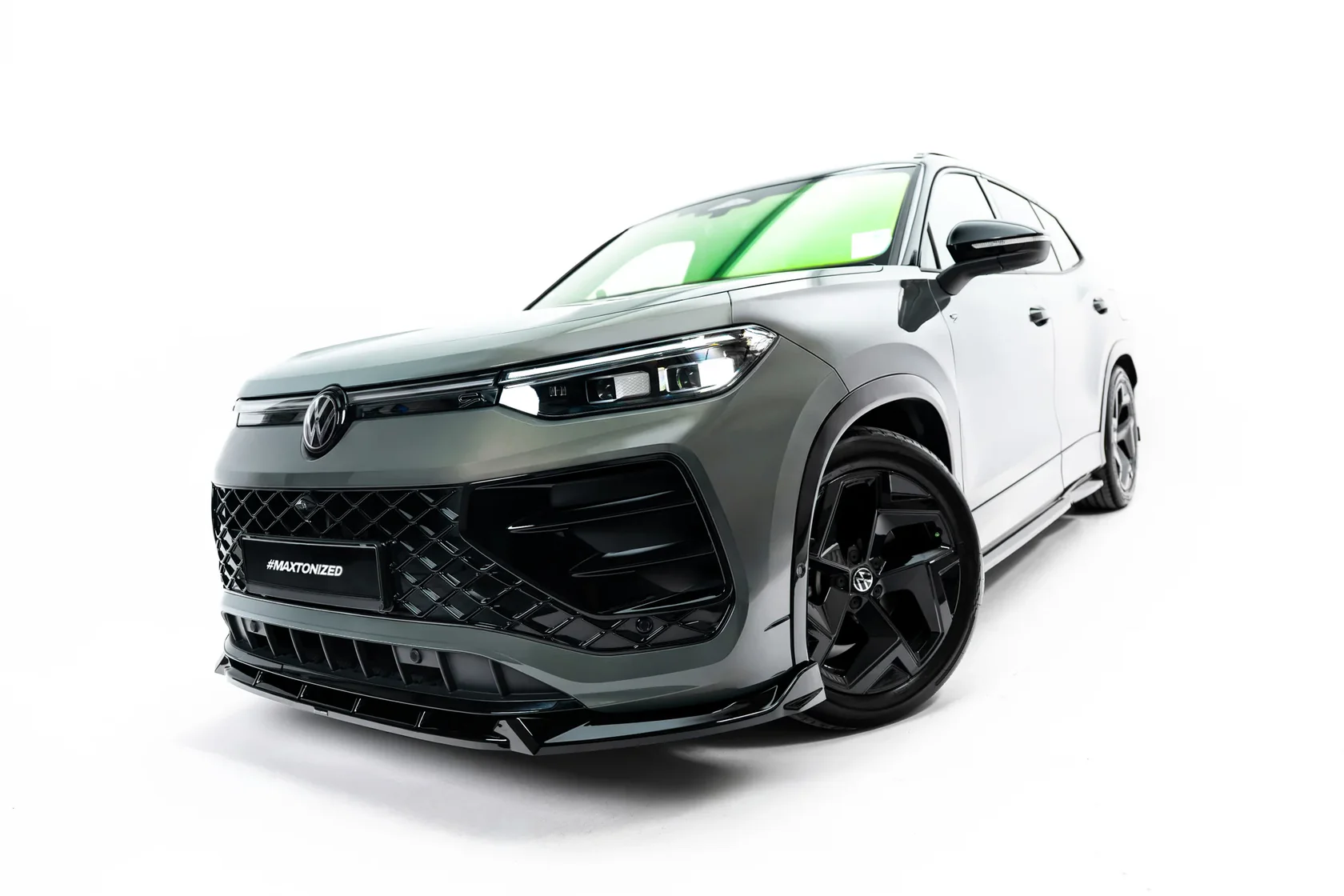 Volkswagen Tayron R-Line Mk1 Voorspoiler V.2 Glans Zwart