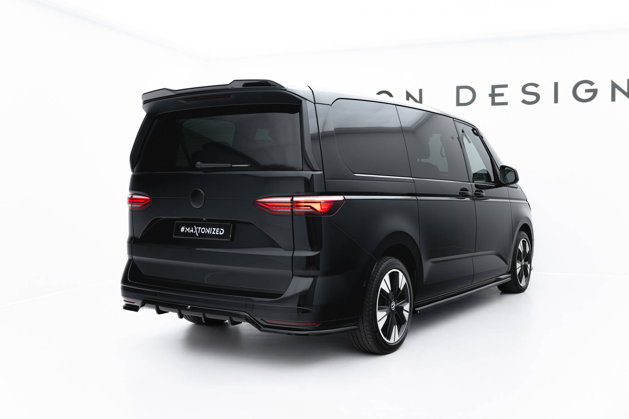 Achter Diffuser passend voor Volkswagen Multivan Long T7 Maxton Glanzend zwart